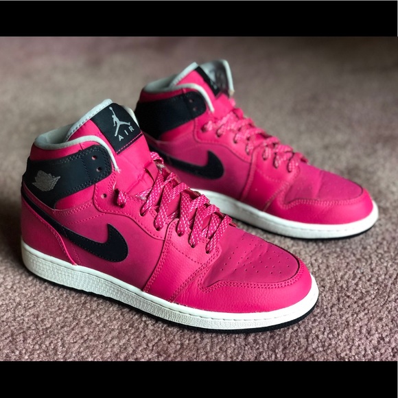 pink nike retro
